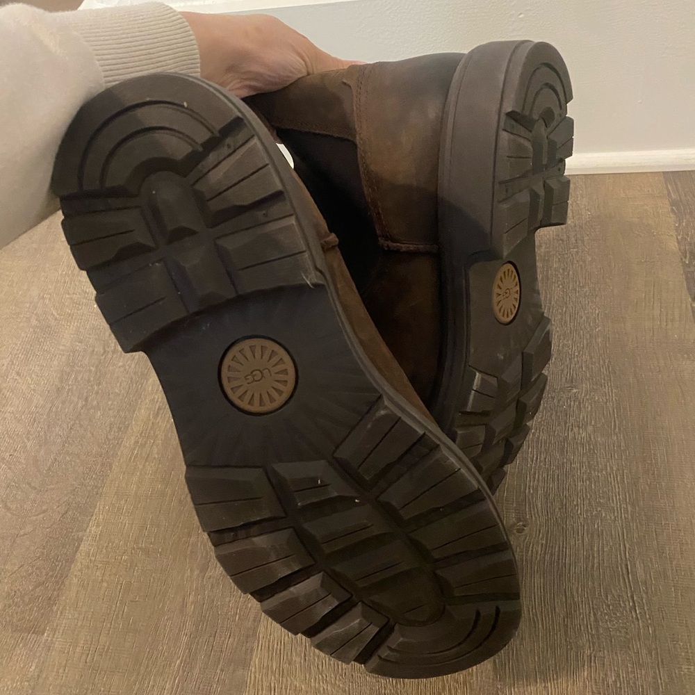 Men’s UGG  boots - Picture 4 of 5